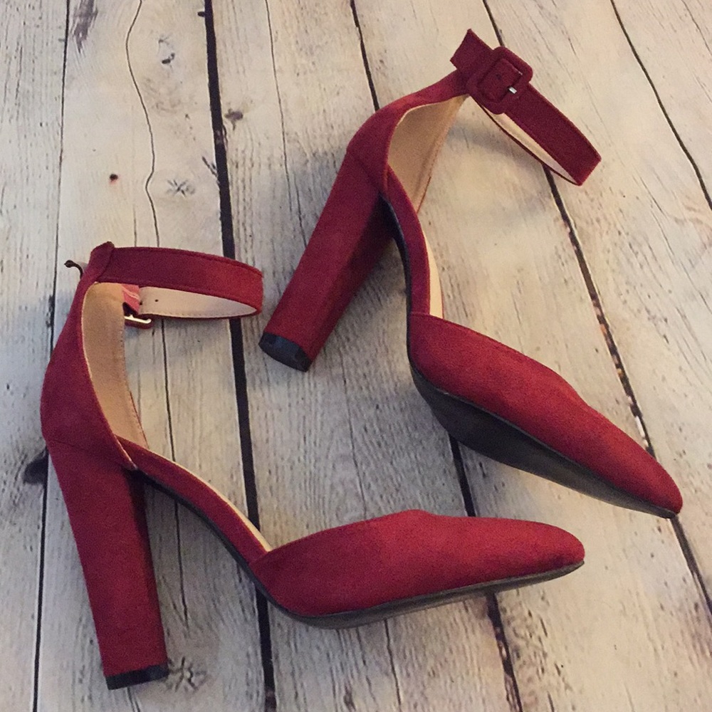 Lala Ikai heels size 9